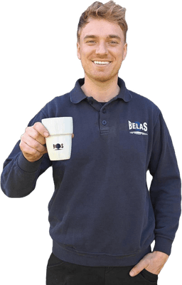 Matthias van Belas met koffie